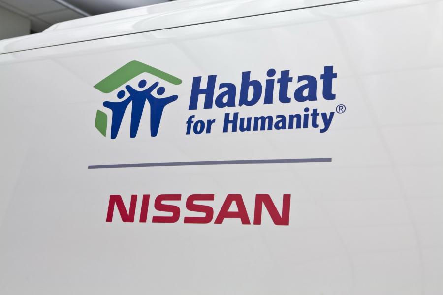 Логотип Nissan NV2500 Concept 2008 года  (фото 15 из 51)